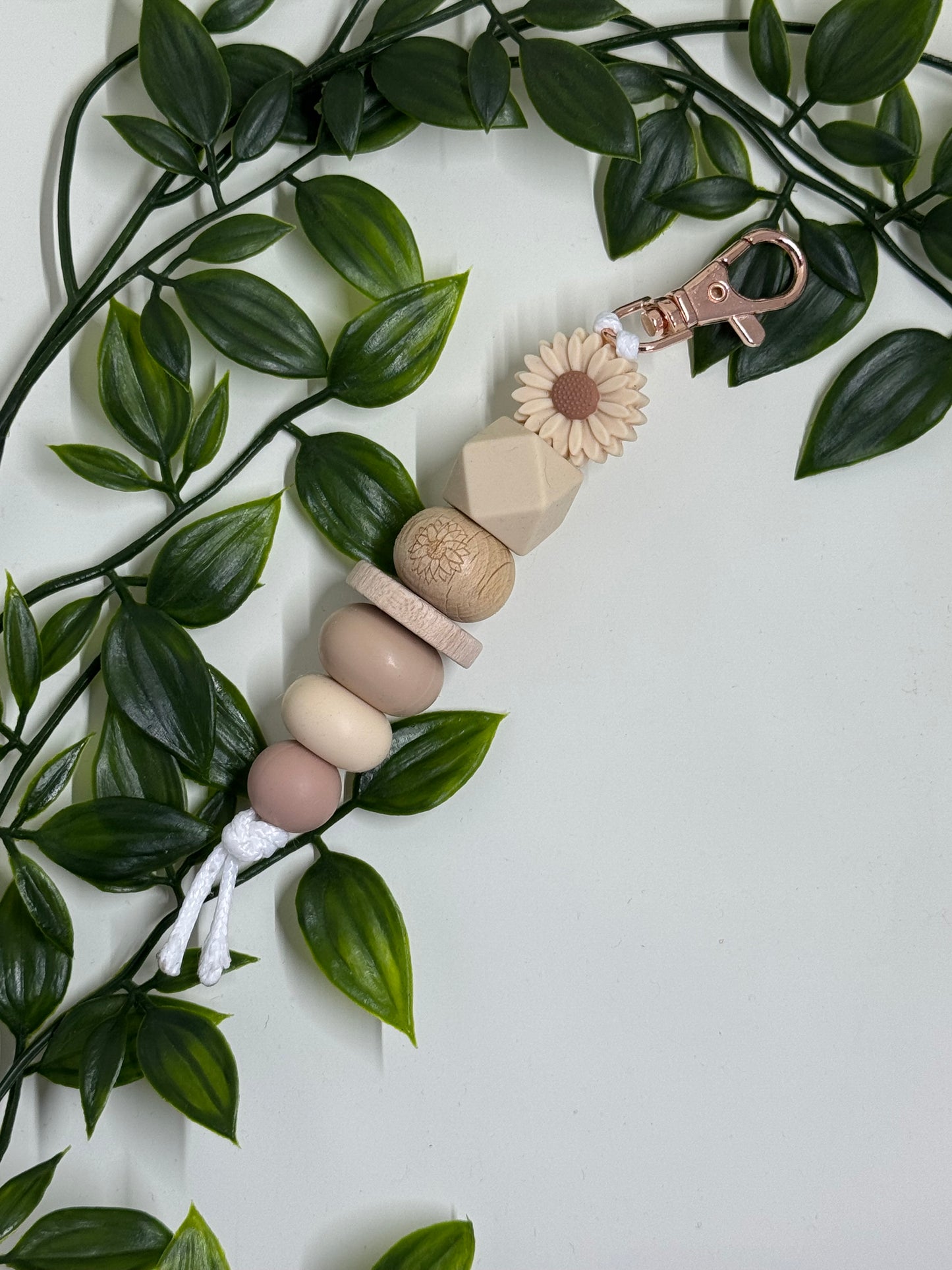 Daisy Beaded Keyrings - Cream Daisy Wooden