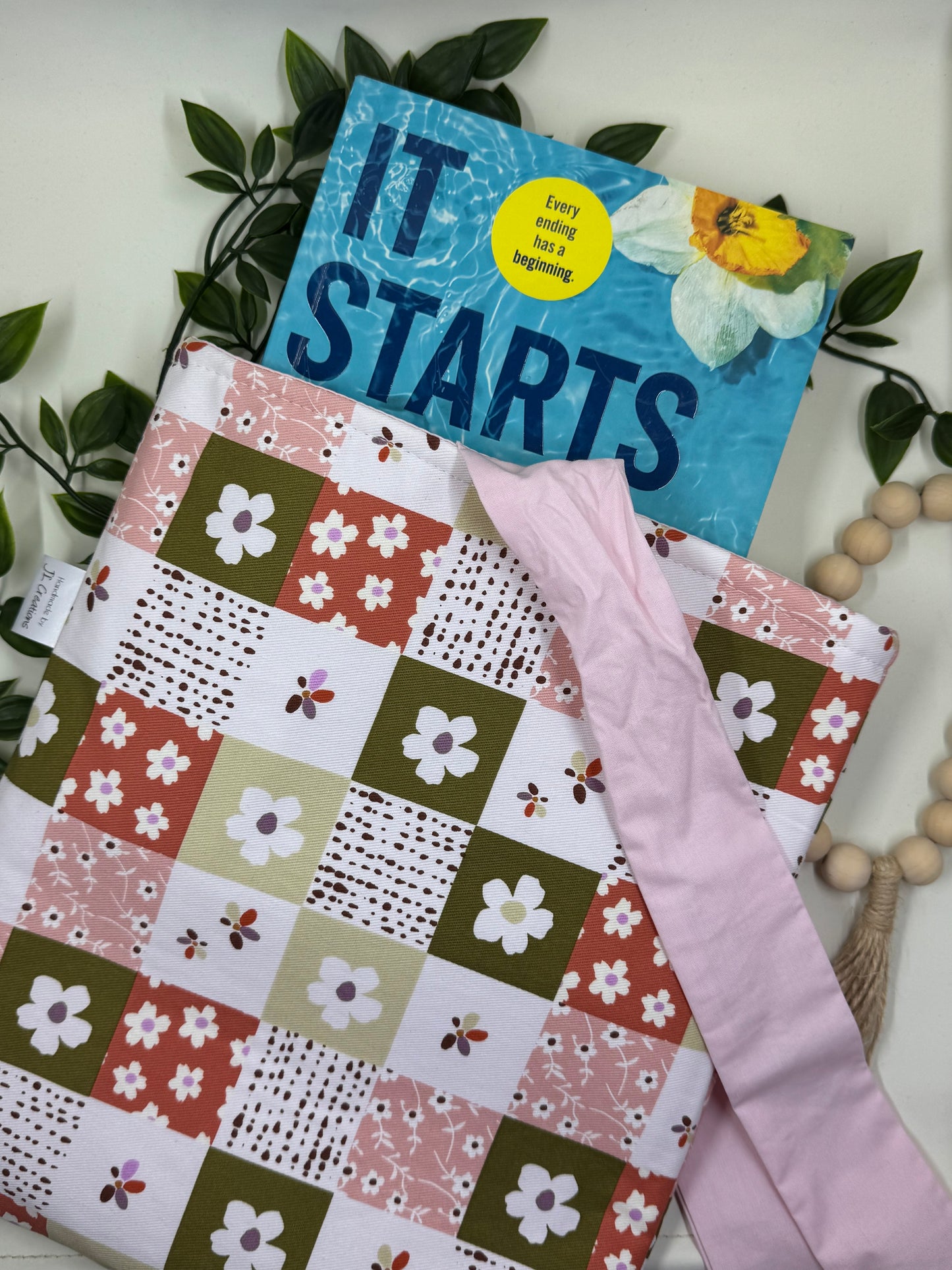 Book & Device Pouches- Modern Daisy