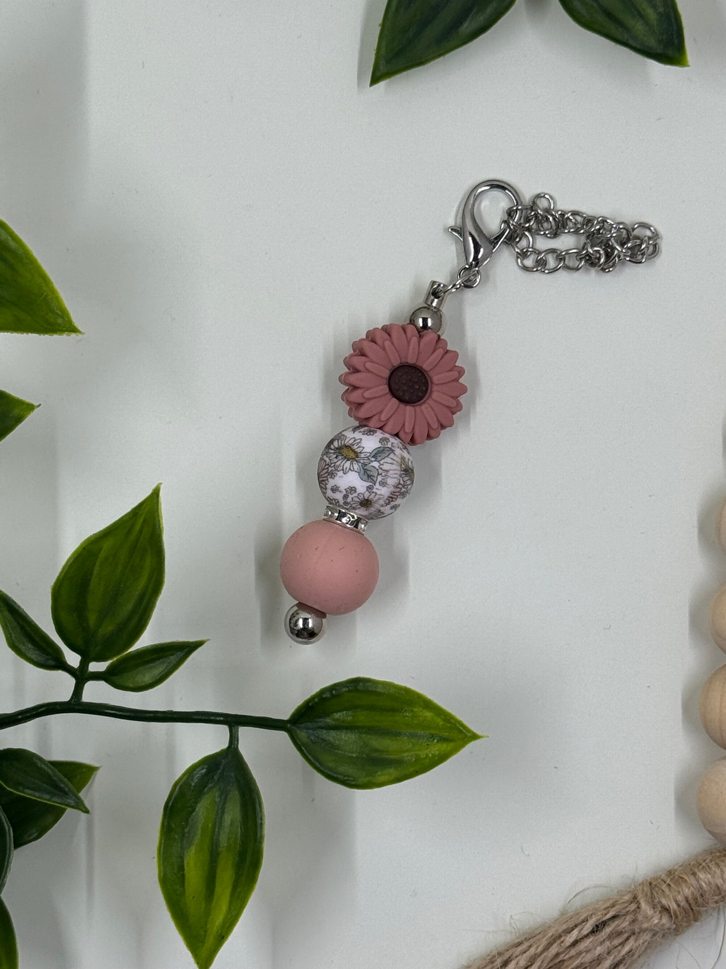 Beaded Daisy Bottle Keyrings - Blush Floral