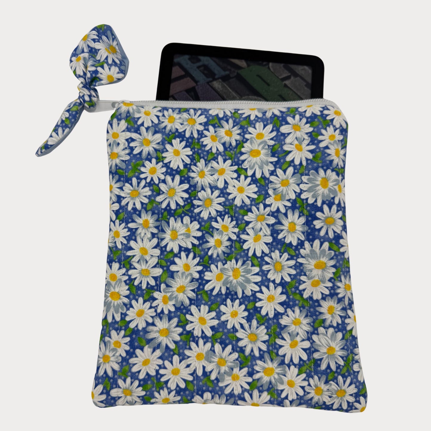 E-reader Case (Kindle or Kobo) - Blue Daisy