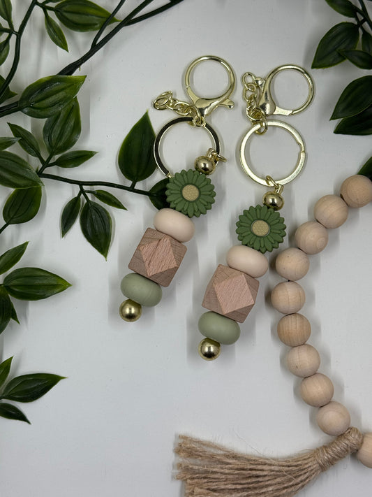 Beaded Daisy Bottle Keyrings - Sage Small Daisy