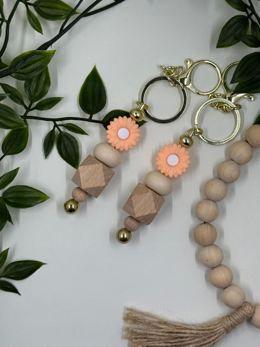 Beaded Daisy Bottle Keyrings -Apricot Small Daisy