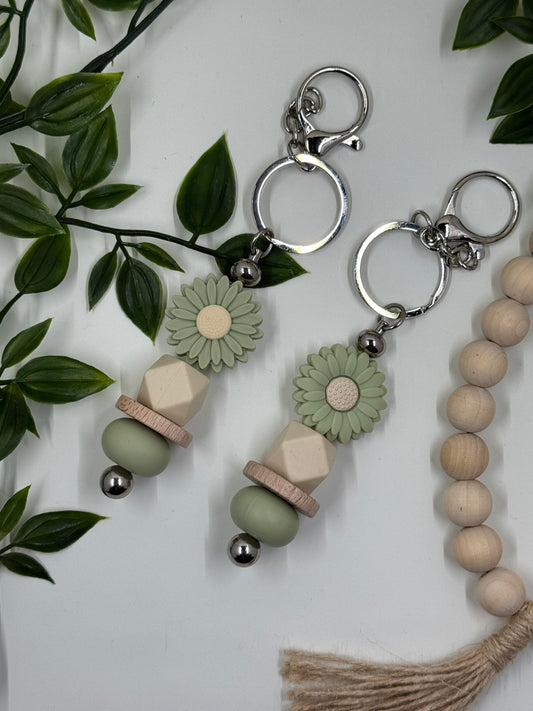 Beaded Daisy Bottle Keyrings - Sage Large Daisy