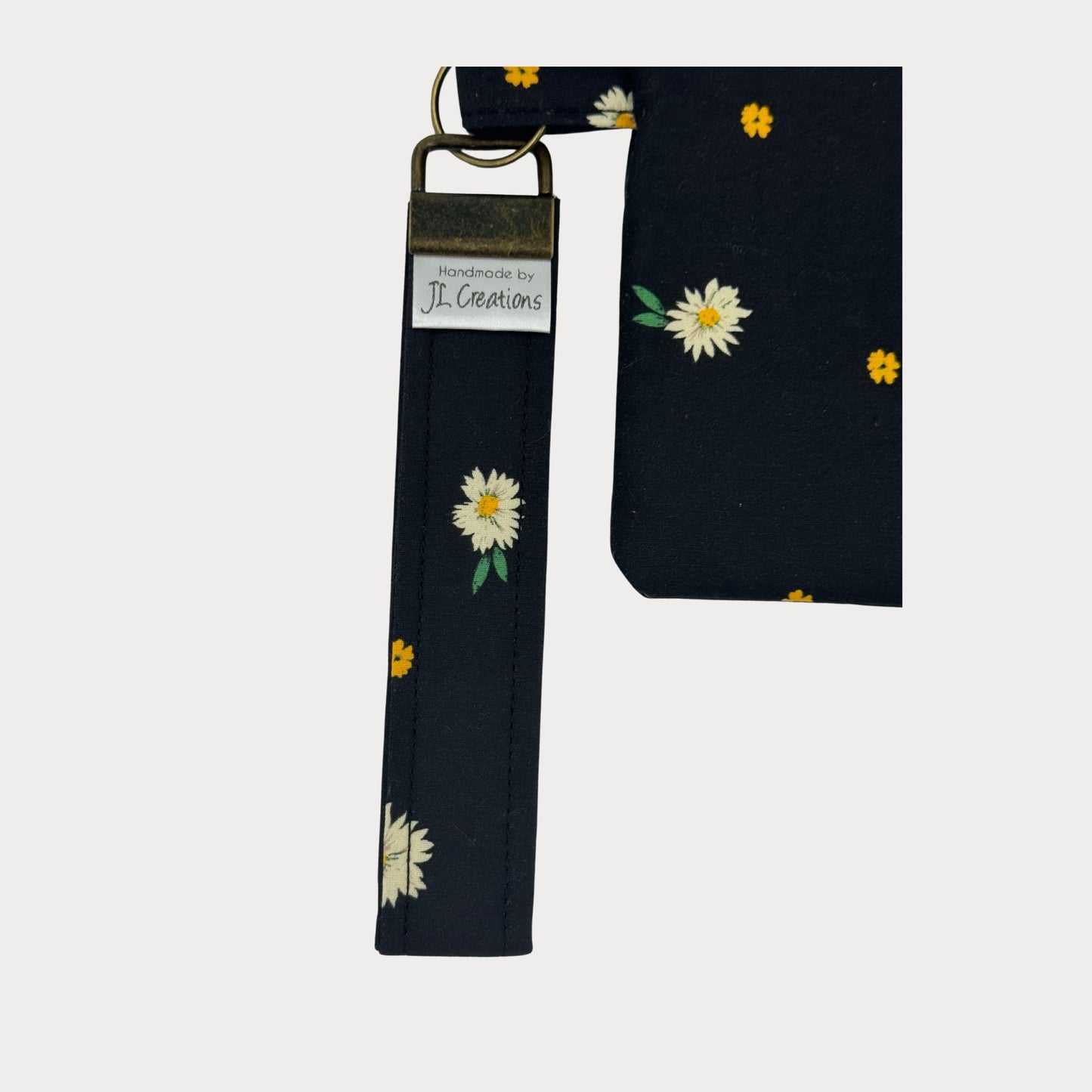 Wristlet Purse with attached Key Fob - Daisy Black