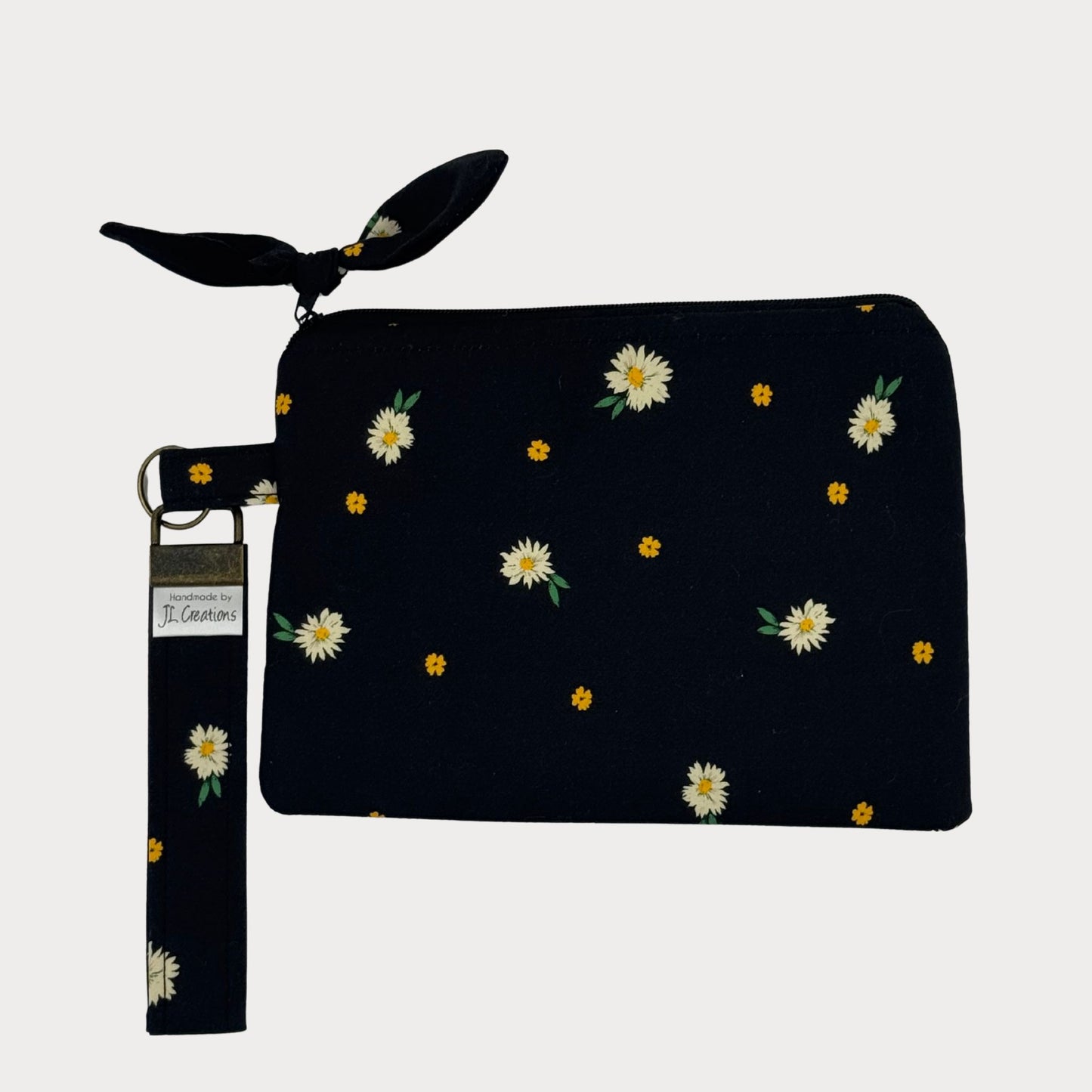 Wristlet Purse with attached Key Fob - Daisy Black