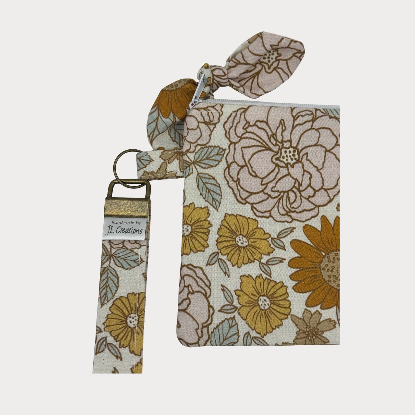 Wristlet Purse with attached Key Fob - Golden Girl