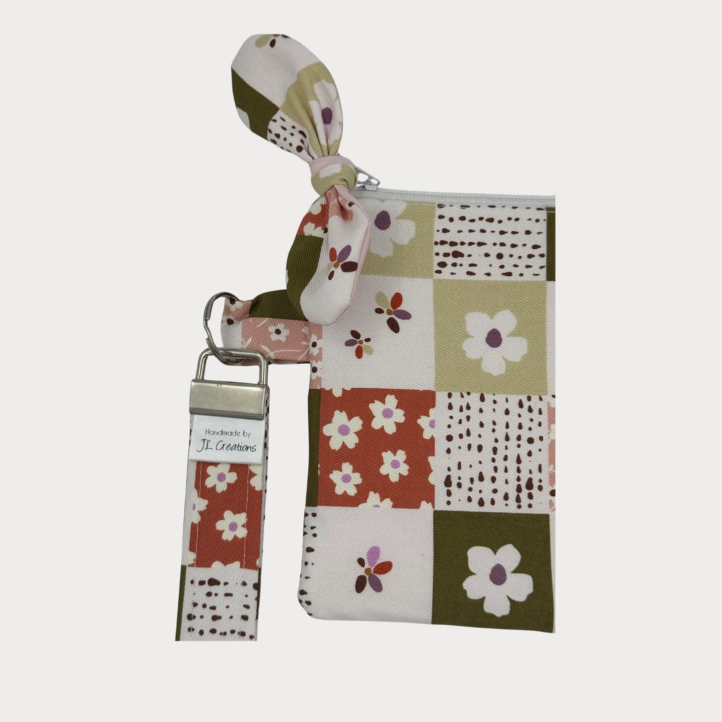 Wristlet Purse with attached Key Fob - Moden Daisy